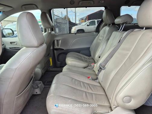 2011 Toyota Sienna LE