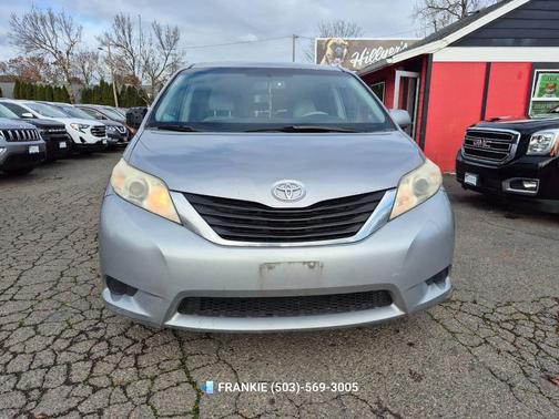 2011 Toyota Sienna LE