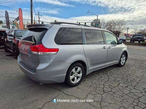 2011 Toyota Sienna LE