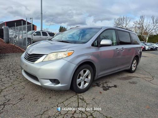 2011 Toyota Sienna LE