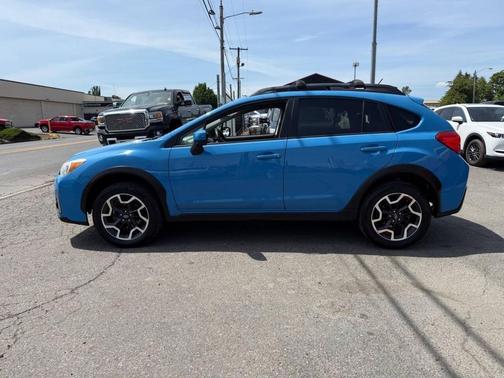 Blue 2017 Subaru Crosstrek 2.0i Premium