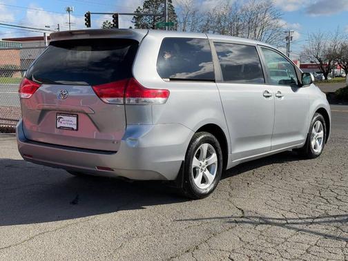 2012 Toyota Sienna LE