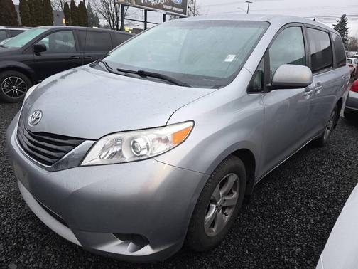 2012 Toyota Sienna LE