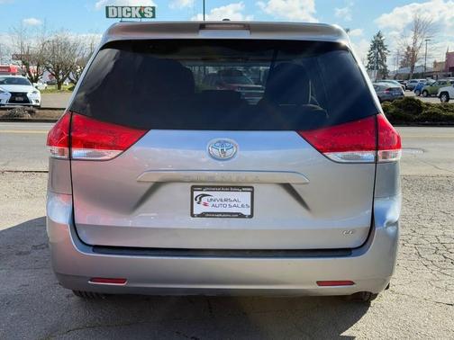 2012 Toyota Sienna LE