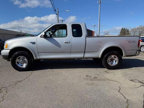 2002 Ford F-150 XLT SuperCab