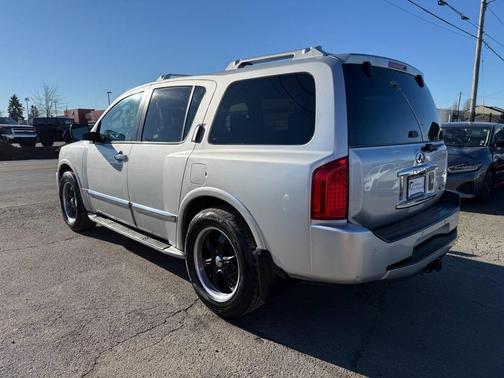 2004 INFINITI QX56 Base