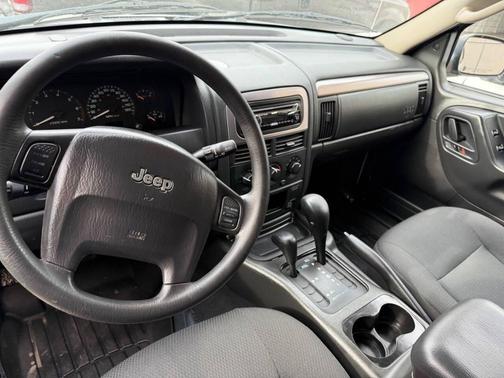 2004 Jeep Grand Cherokee Laredo
