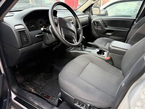 2004 Jeep Grand Cherokee Laredo