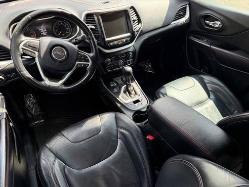 Bright White Clearcoat 2014 Jeep Cherokee Trailhawk