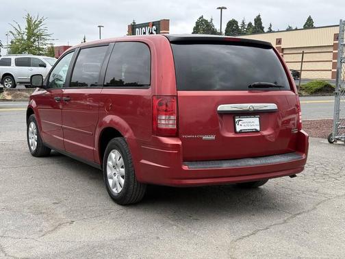 Inferno Red Crystal Pearl 2008 Chrysler Town & Country LX