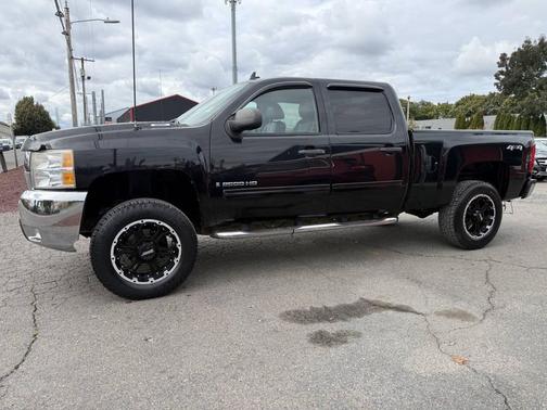 2009 Chevrolet Silverado 2500 LT Crew Cab
