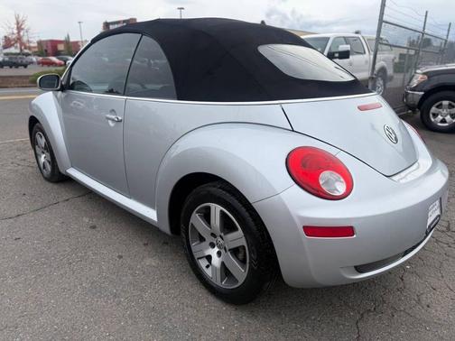 2006 Volkswagen New Beetle 2.5