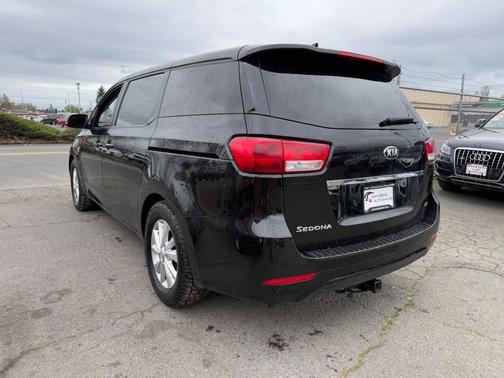 2017 Kia Sedona LX
