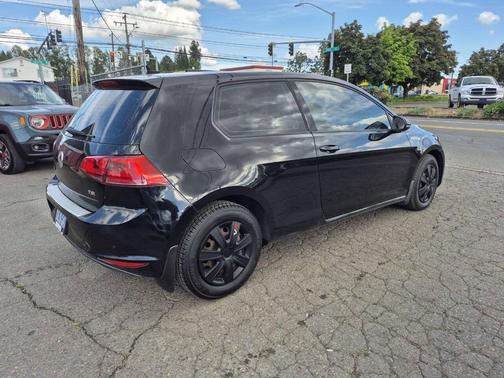 2015 Volkswagen Golf Launch Edition 2-Door