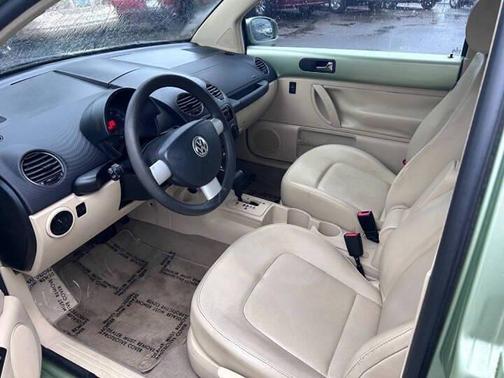 2006 Volkswagen New Beetle 2.5