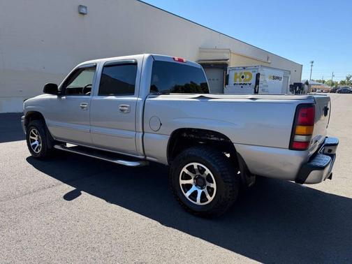 2005 GMC Sierra 1500 Denali Crew Cab