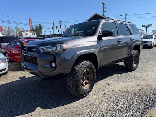 Magnetic Gray Metallic 2015 Toyota 4Runner SR5