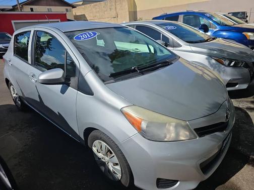 2013 Toyota Yaris L