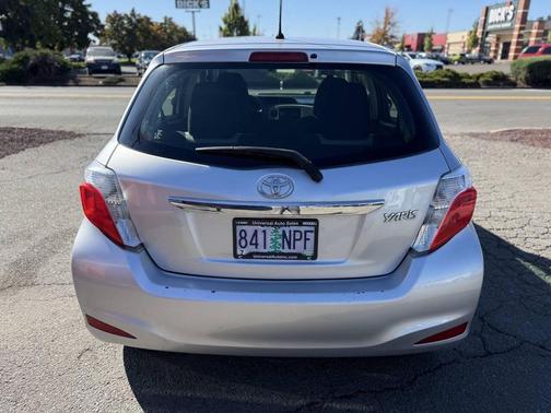 2013 Toyota Yaris L