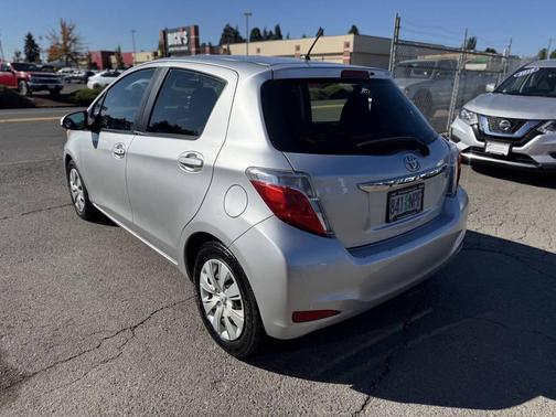 2013 Toyota Yaris L