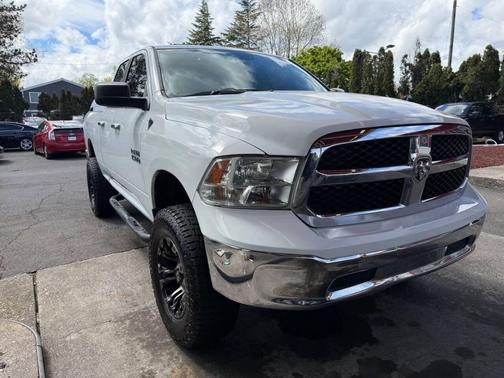 Bright White Clearcoat 2013 RAM 1500 SLT