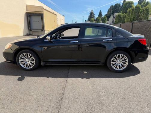 2013 Chrysler 200 Limited