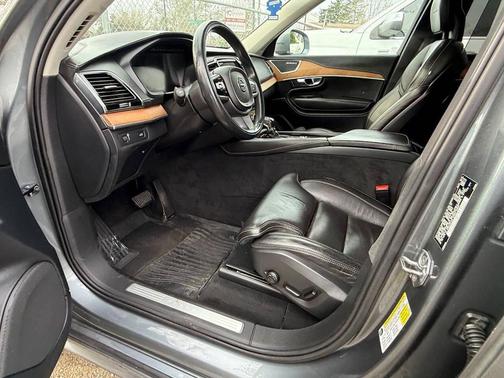 2017 Volvo XC90 T6 Inscription