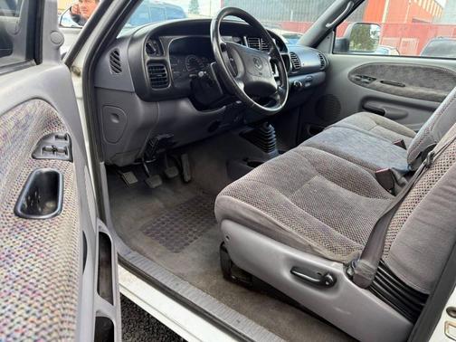 Bright White Clearcoat 2001 Dodge Ram 3500 Quad Cab DRW