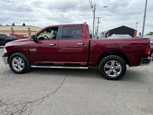 Delmonico Red Pearlcoat 2017 RAM 1500 Big Horn