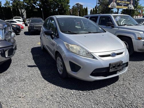 Ingot Silver Metallic 2013 Ford Fiesta S