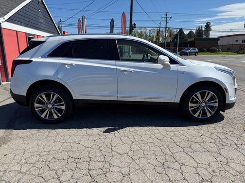 Crystal White Tricoat 2021 Cadillac XT5 Premium Luxury