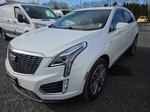 Crystal White Tricoat 2021 Cadillac XT5 Premium Luxury