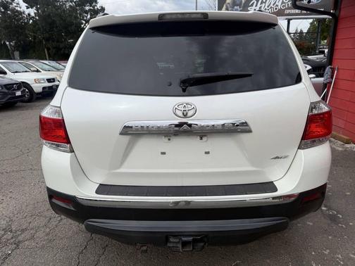 2013 Toyota Highlander SE