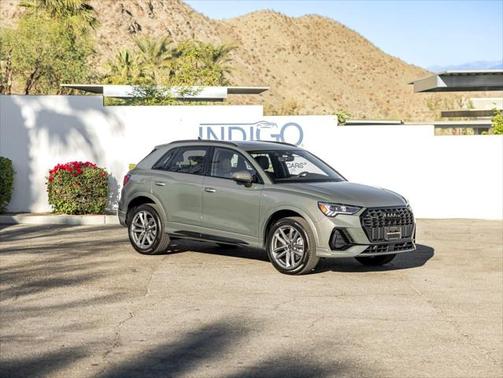 2025 Audi Q3 Premium 45 TFSI S line quattro Tiptronic