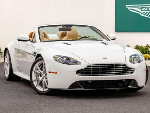 Stratus White 2013 Aston Martin V8 Vantage Base