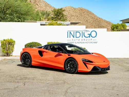 2025 McLaren Artura Performance