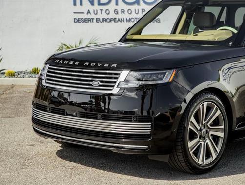 2025 Land Rover Range Rover P615 SV