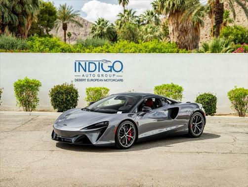 2025 McLaren Artura