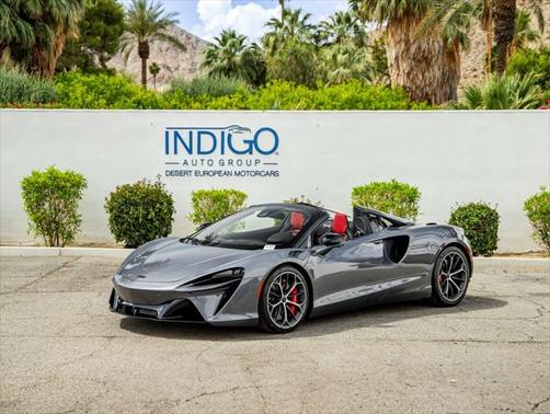 2025 McLaren Artura