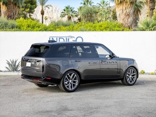 2025 Land Rover Range Rover P400 SE 7 Seat