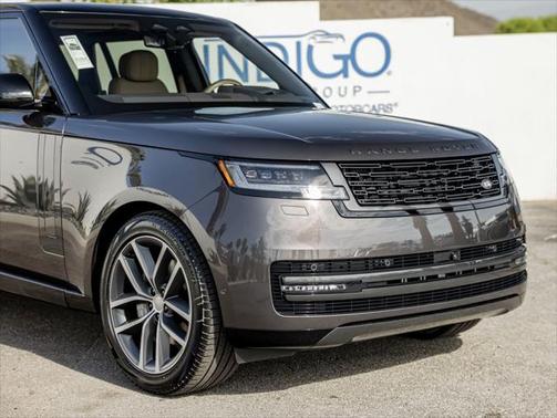 2025 Land Rover Range Rover P400 SE 7 Seat