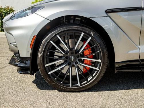 2024 Aston Martin DBX 707