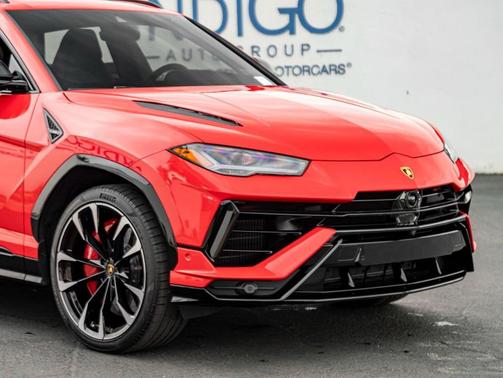2024 Lamborghini Urus S