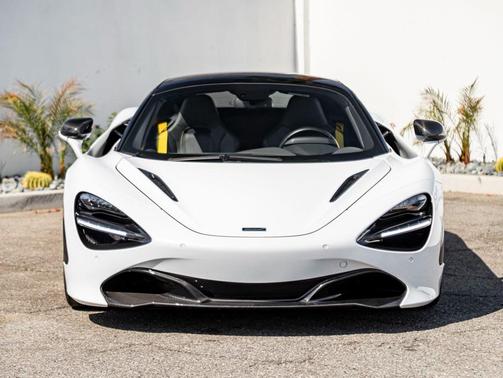 2022 McLaren 720S Base