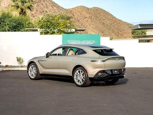 2021 Aston Martin DBX Base