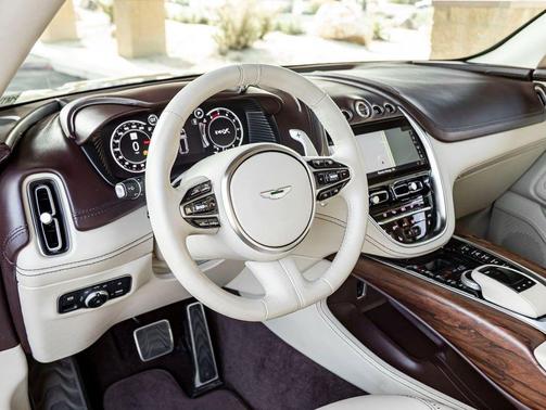 2021 Aston Martin DBX Base