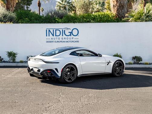 2026 Aston Martin Vantage Base