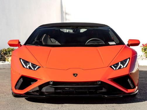 2020 Lamborghini Huracan EVO Base