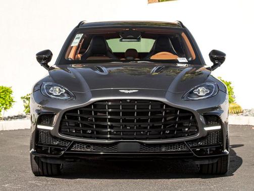 Magnetic Silver 2026 Aston Martin DBX S