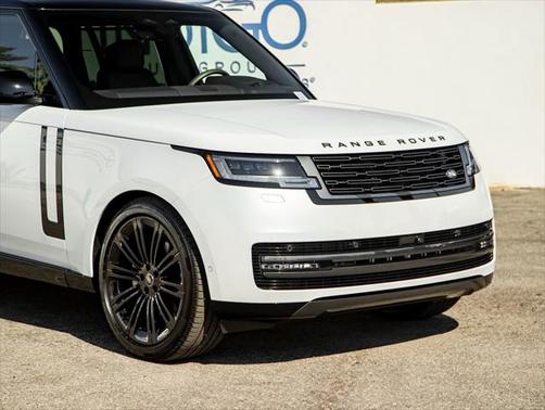 2025 Land Rover Range Rover P400 SE 7 Seat